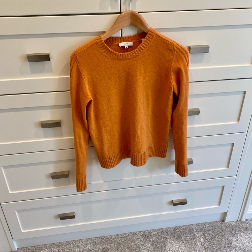 Vince crewneck 100% cashmere orange (butternut squash shade) sweater size M